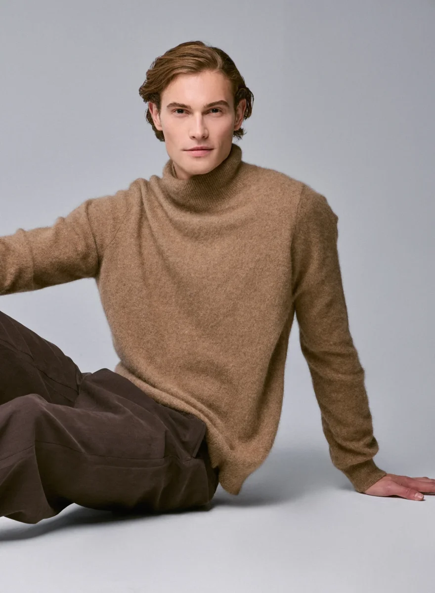 Beige Rollkragenpullover Lange Ärmel aus Raccon-Wolle / Polyamid