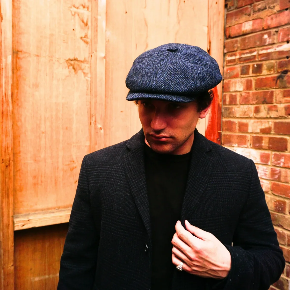 Navy Herringbone Harris Tweed Newsboy Cap Outer Hebrides – Bild 3