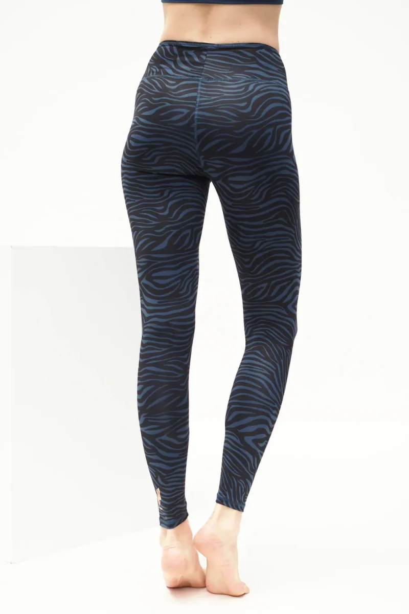 Yoga-Leggings Ganga 7/8 - zebra blue – Bild 5